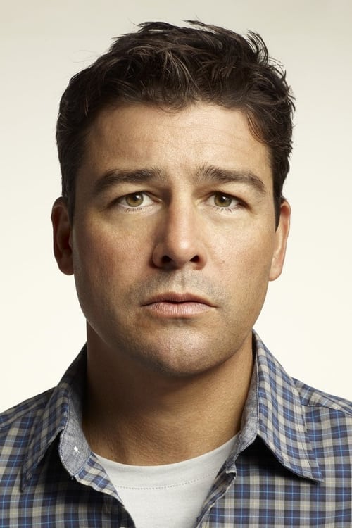 Photo of Kyle Chandler