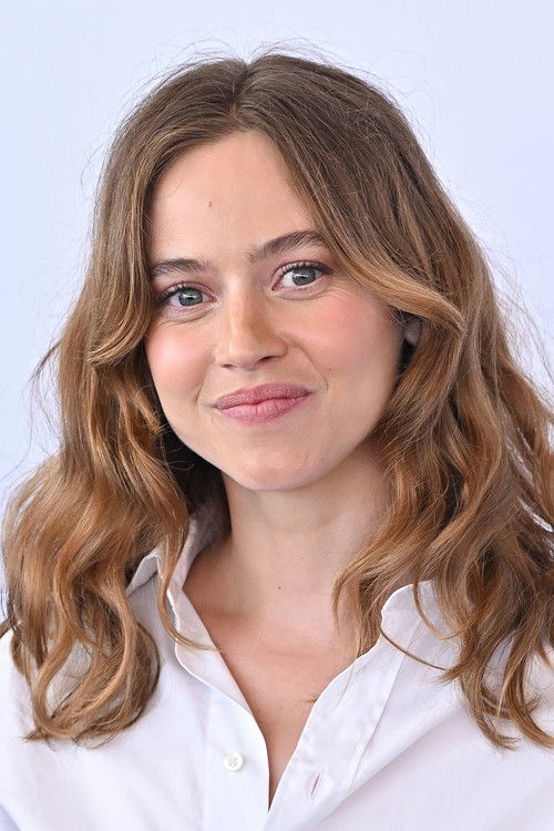 Photo of Lou de Laâge