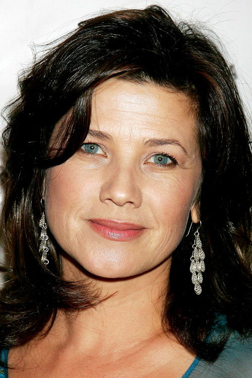 Photo of Daphne Zuniga