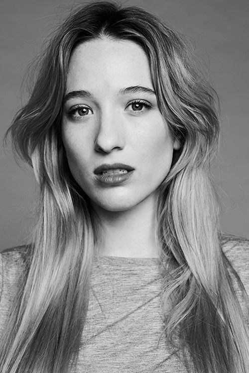 Photo of Sophie Lowe