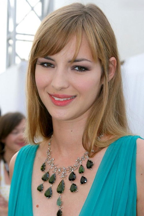 Photo of Louise Bourgoin