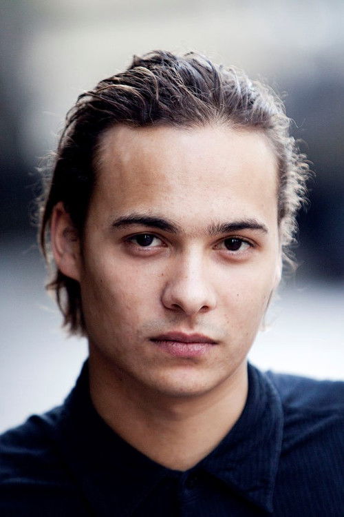 Photo of Frank Dillane
