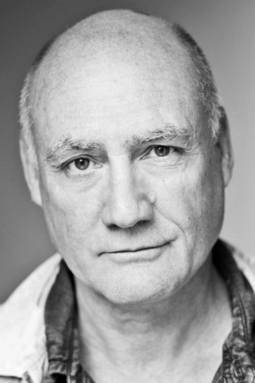 Photo of Robert Gwilym