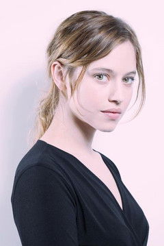 Photo of Lou de Laâge