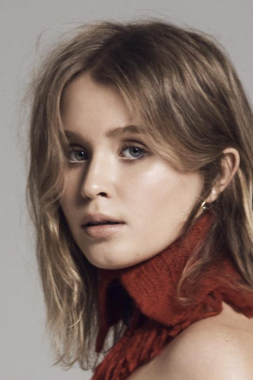 Photo of Eliza Scanlen