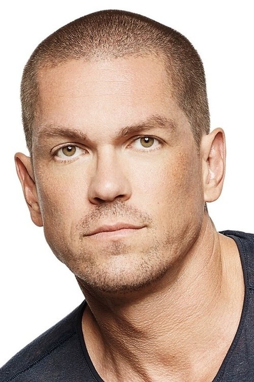 Photo of Steve Howey