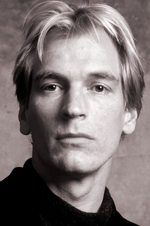 Photo of Julian Sands