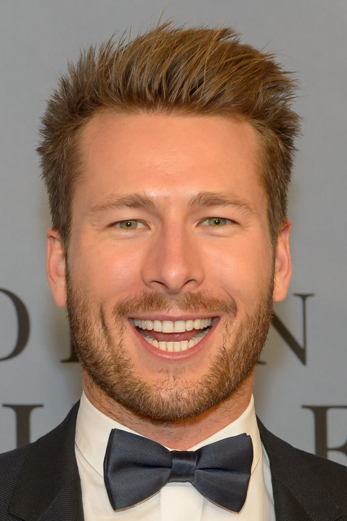 Photo of Glen Powell