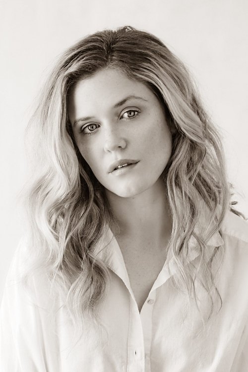 Photo of Harriet Dyer