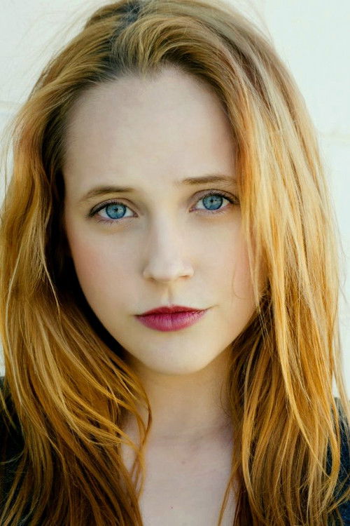 Photo of Nicole Elliott