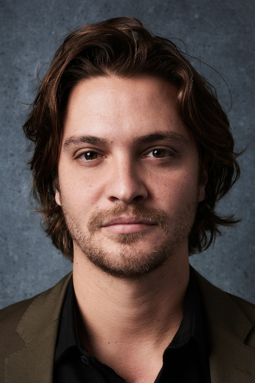 Photo of Luke Grimes