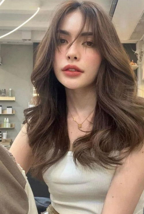 Photo of Charlotte Austin