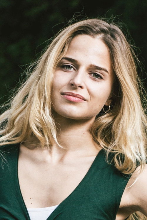 Photo of Stephanie Nur