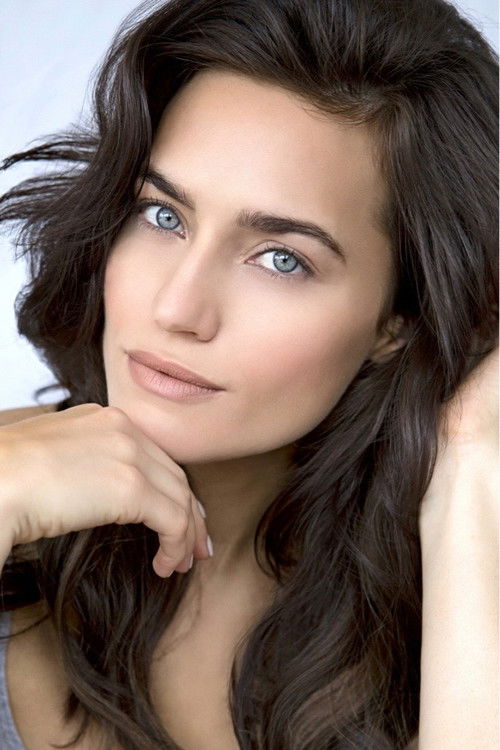 Photo of Caitlin Leahy