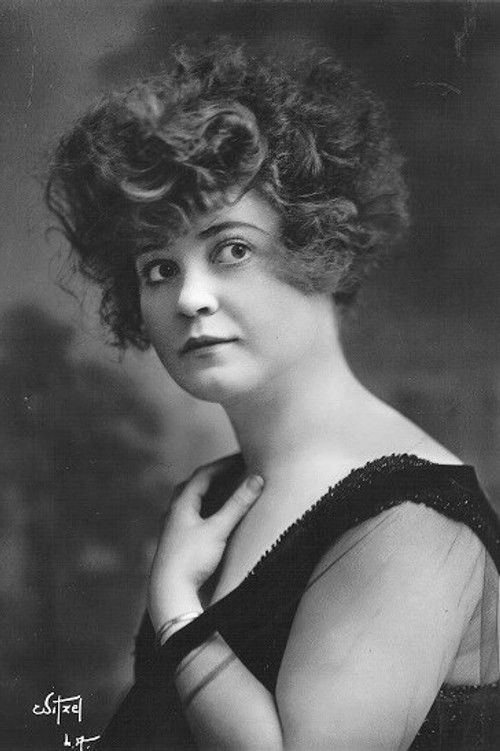 Photo of Alice Howell