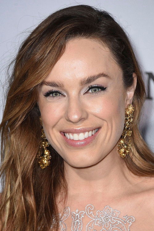 Photo of Jessica McNamee