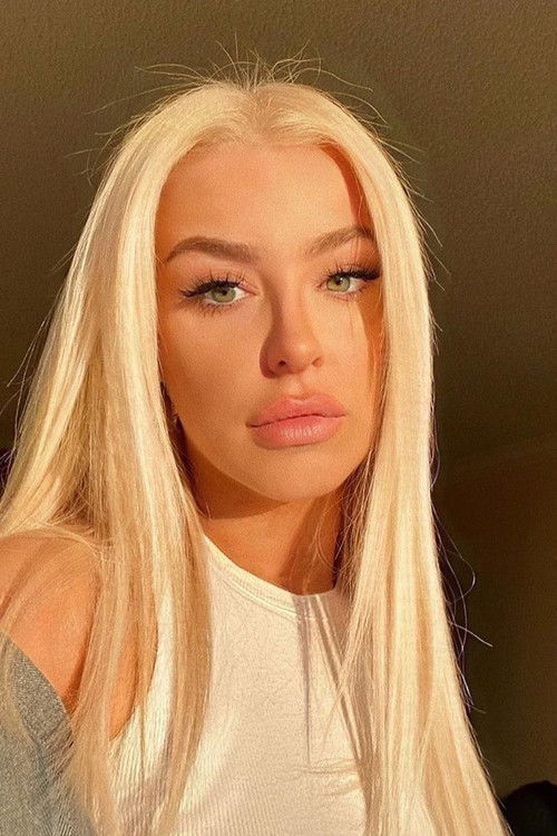 Photo of Tana Mongeau