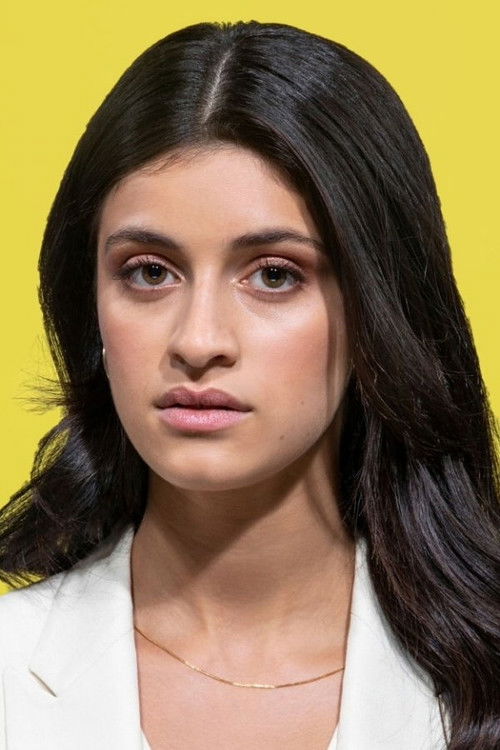 Photo of Anya Chalotra