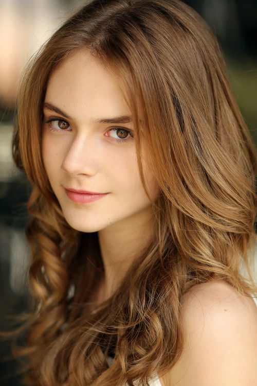 Photo of Emilia Jones