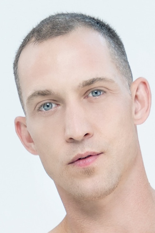 Photo of Ethan Sinns