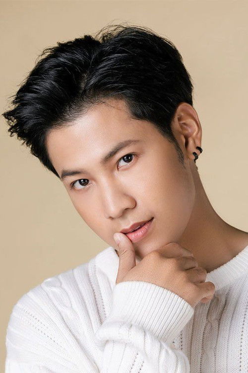 Photo of Prachaya Ruangroj