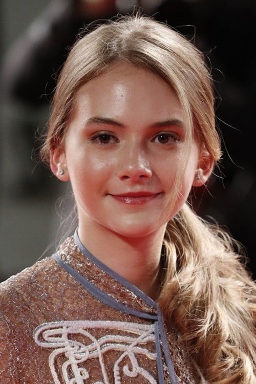 Photo of Emilia Jones