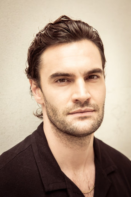 Photo of Tom Bateman