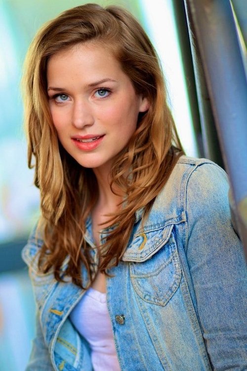 Photo of Elizabeth Lail