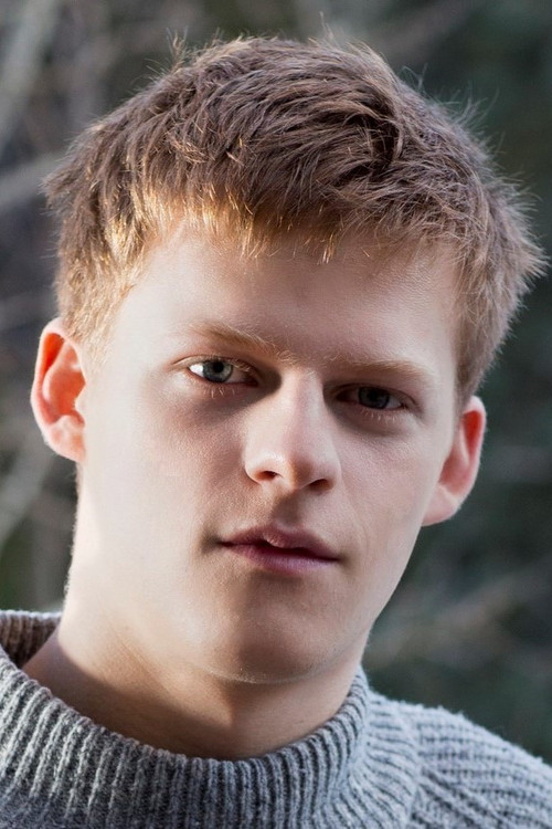 Photo of Lucas Hedges
