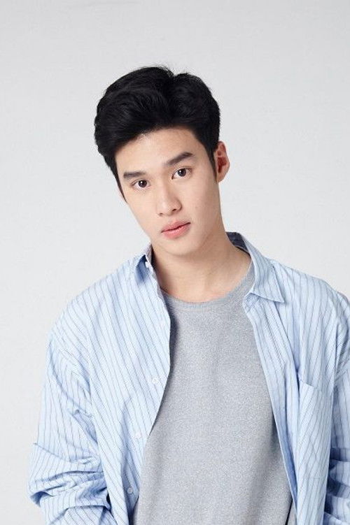 Photo of Peemapol Panichtamrong