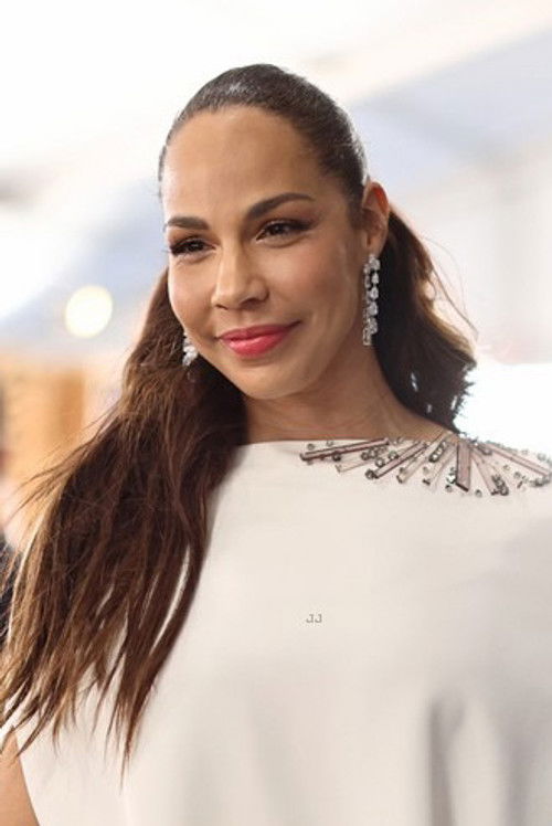 Photo of Amanda Brugel