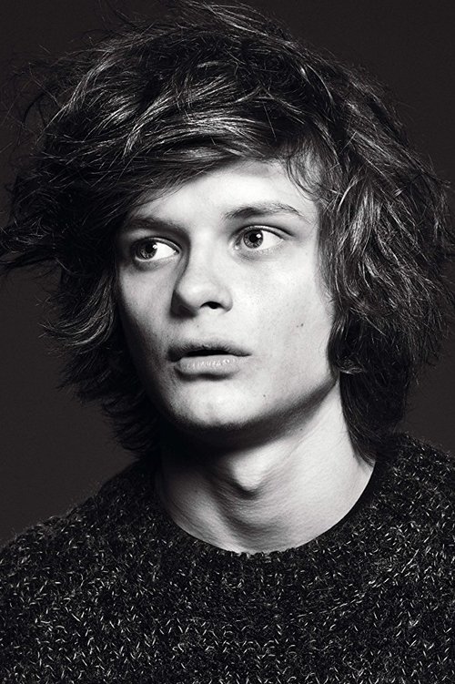 Photo of Charlie Tahan