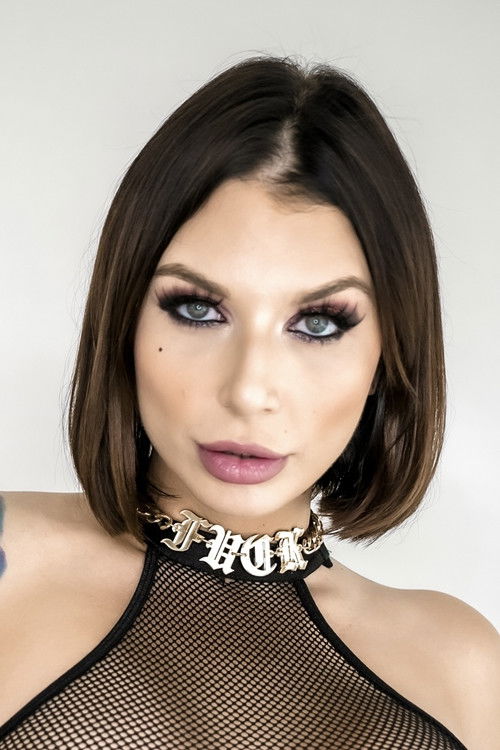 Photo of Ivy Lebelle