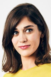 Photo of Lizzy Caplan
