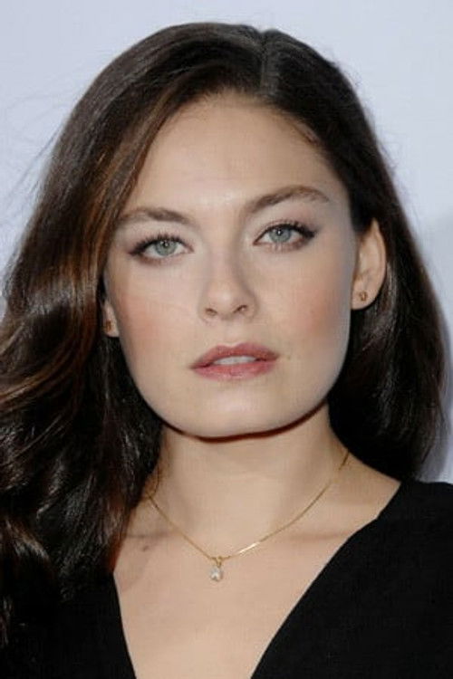 Photo of Alexa Davalos