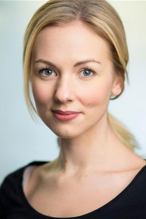 Photo of Lauren Hall