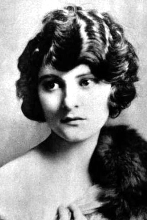 Photo of Sylvia Breamer