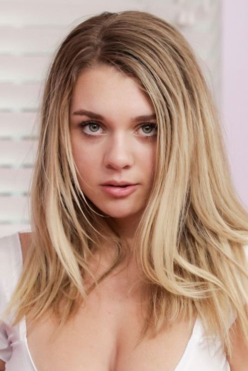 Photo of Gabbie Carter