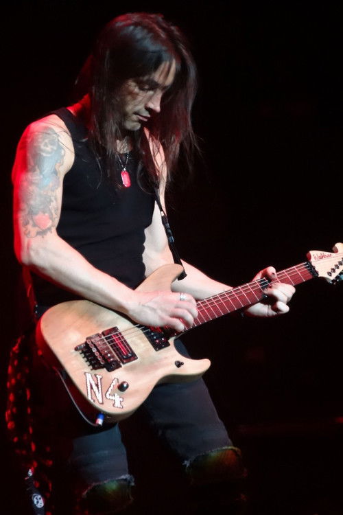 Photo of Nuno Bettencourt