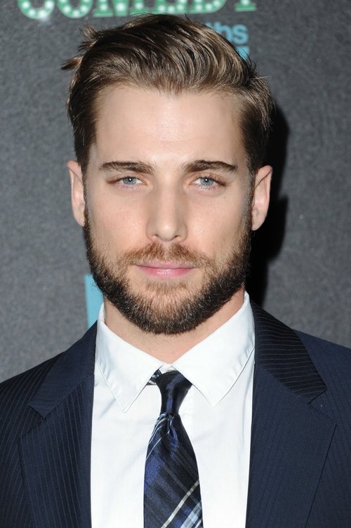 Photo of Dustin Milligan