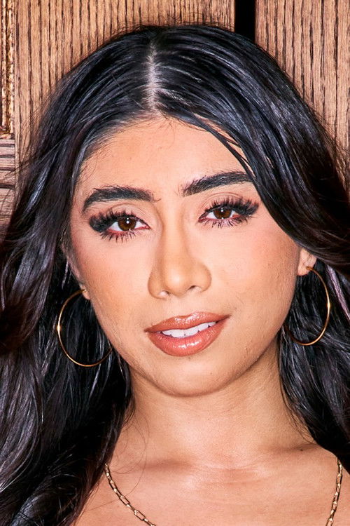 Photo of Violet Myers