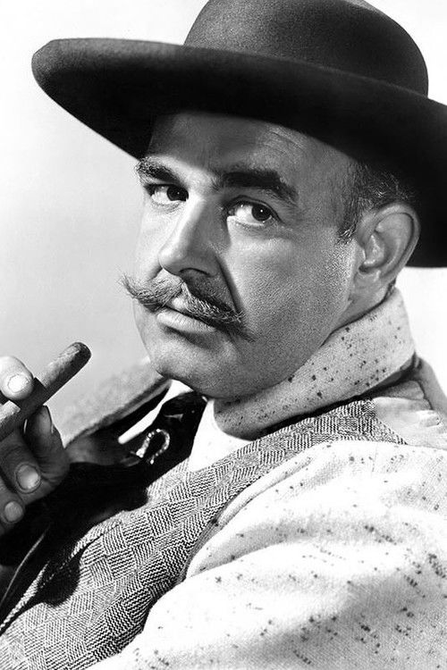 Photo of Nestor Paiva