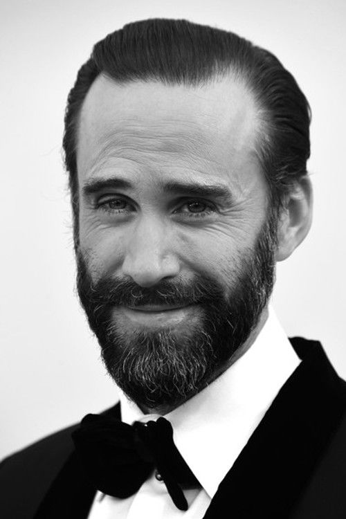 Photo of Joseph Fiennes
