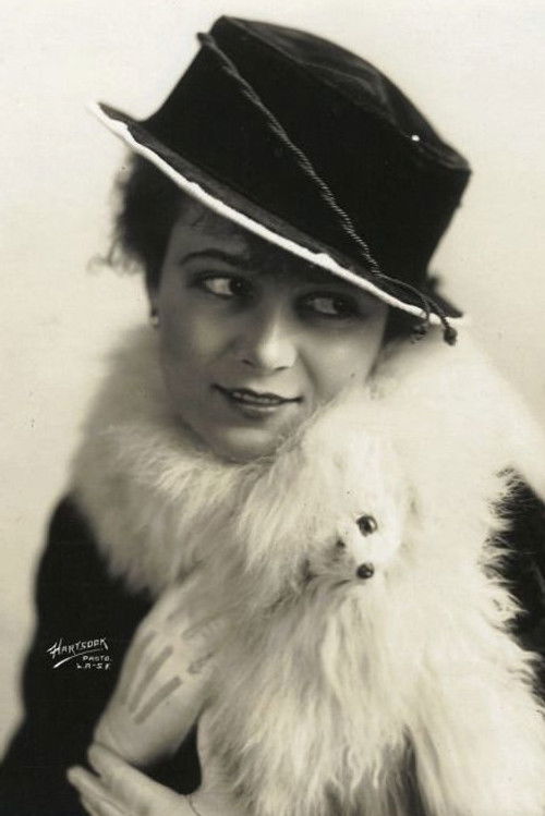 Photo of Claire Anderson