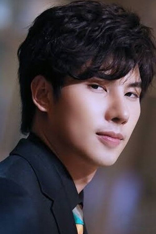 Photo of Nattapol Diloknawarit