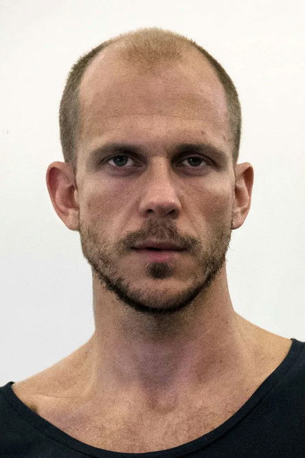 Photo of Gustaf Skarsgård