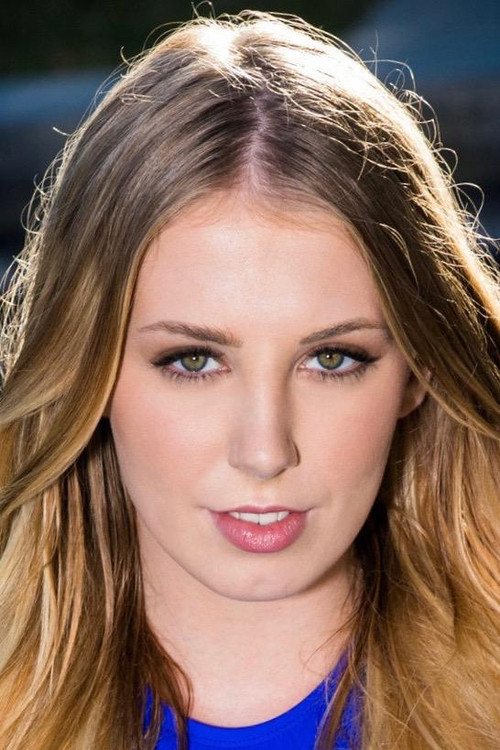 Photo of Chloe Scott