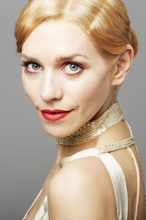 Photo of Julia Dietze