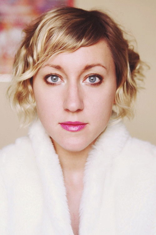 Photo of Lauren Lakis