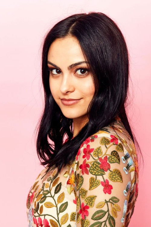 Photo of Camila Mendes
